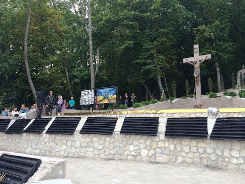 Хрест - це найсильніша зброя,якою можемо подолати зло - VI військове паломництво до Зарваниці.(ФОТО) Хрест - це найсильніша зброя,якою можемо подолати зло - VI військове паломництво до Зарваниці.(ФОТО)